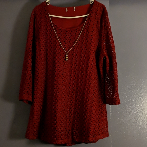 Red blouse - Picture 6 of 11
